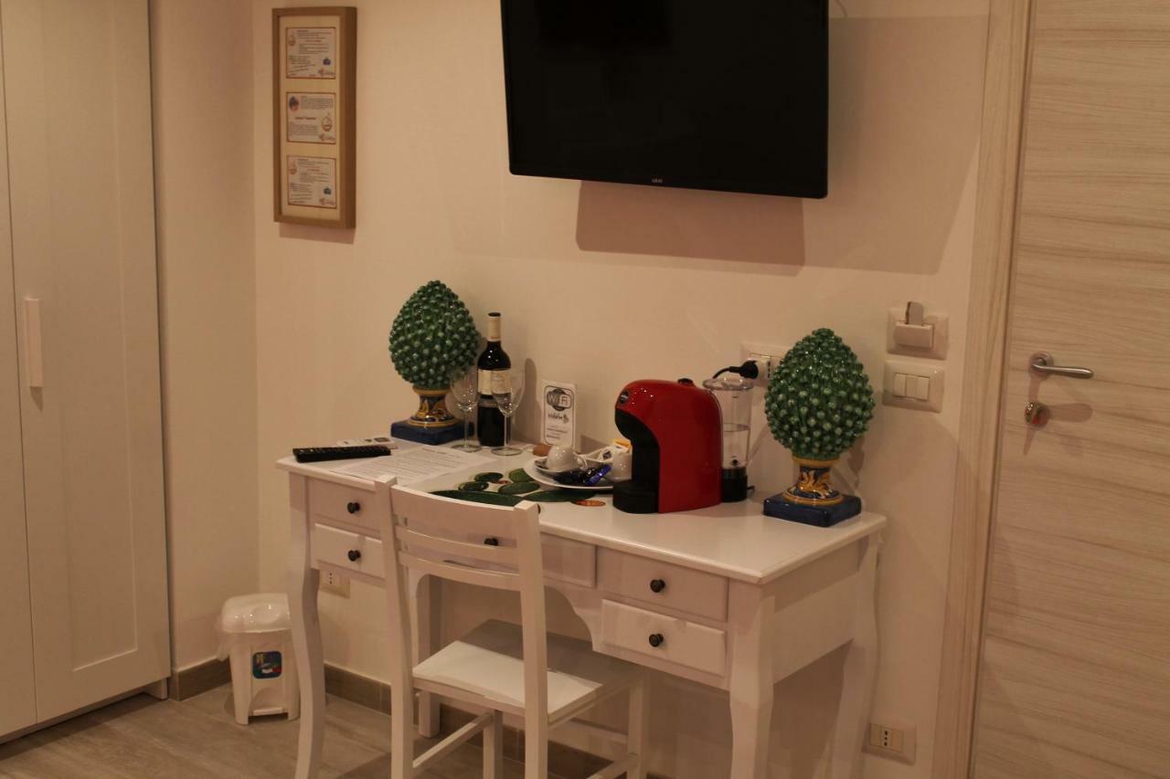 B&B Triskeles Giardini-Naxos Kültér fotó